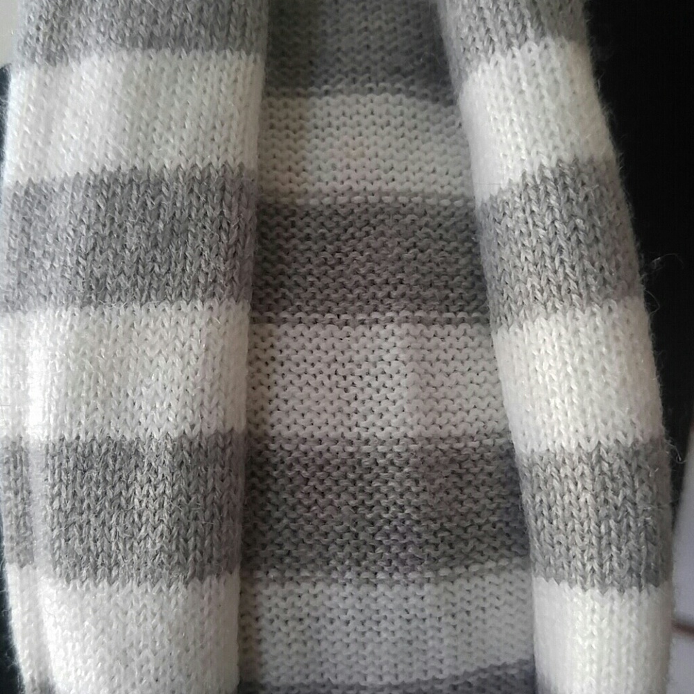 Scarf - Picture 3 of 5